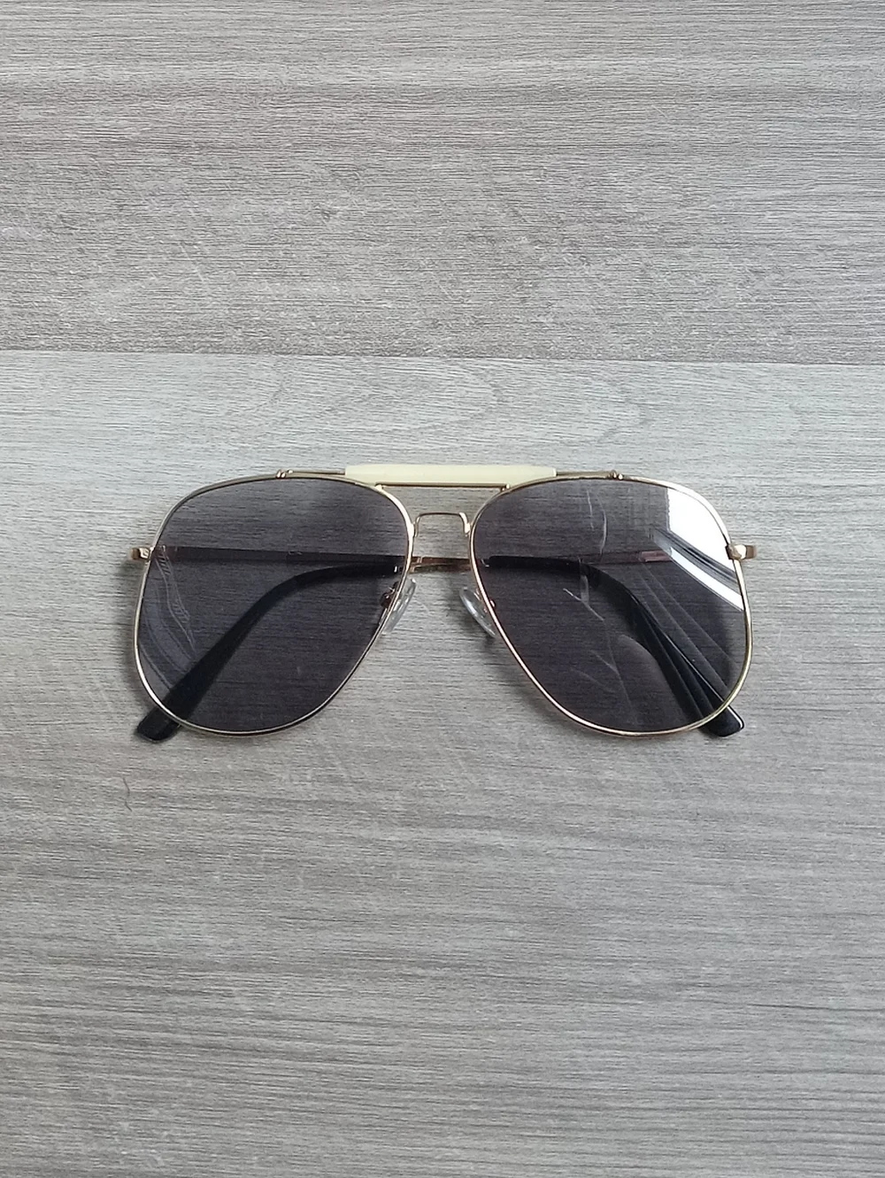 BRAND NEW NWT Aviator Gold Tone Frame Sunglasses